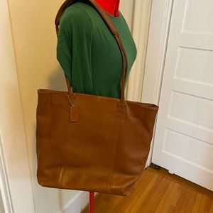 Coach bucket bag tote leather